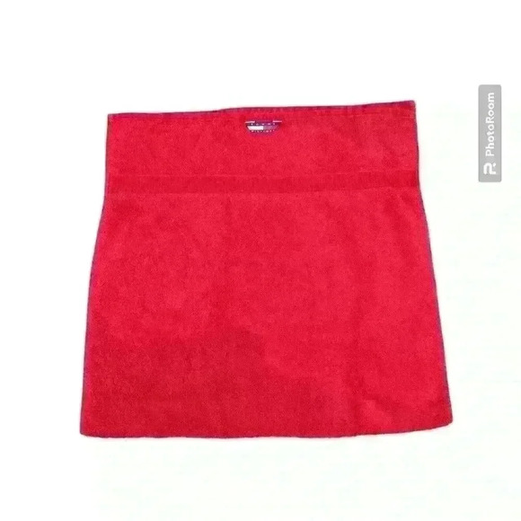 Tommy Hilfiger All American Plush 100% Cotton Terry Bath Towel Solid Red 49x24 - Picture 1 of 6